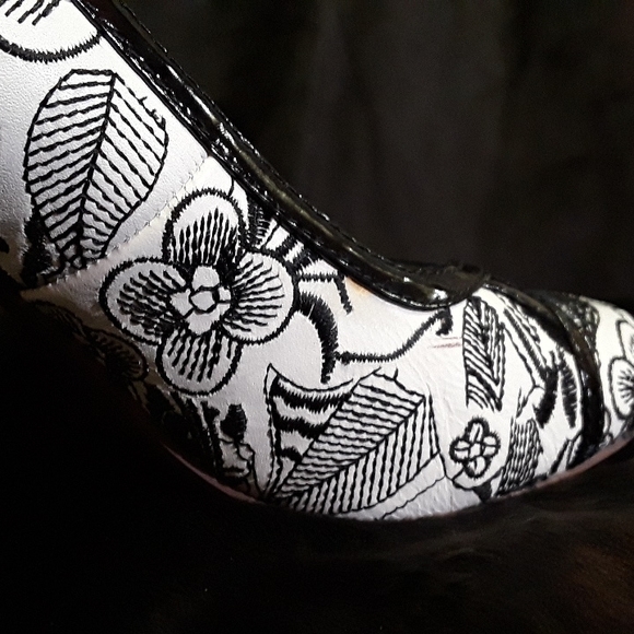 Naughty Monkey Candyland Pump - Picture 4 of 13